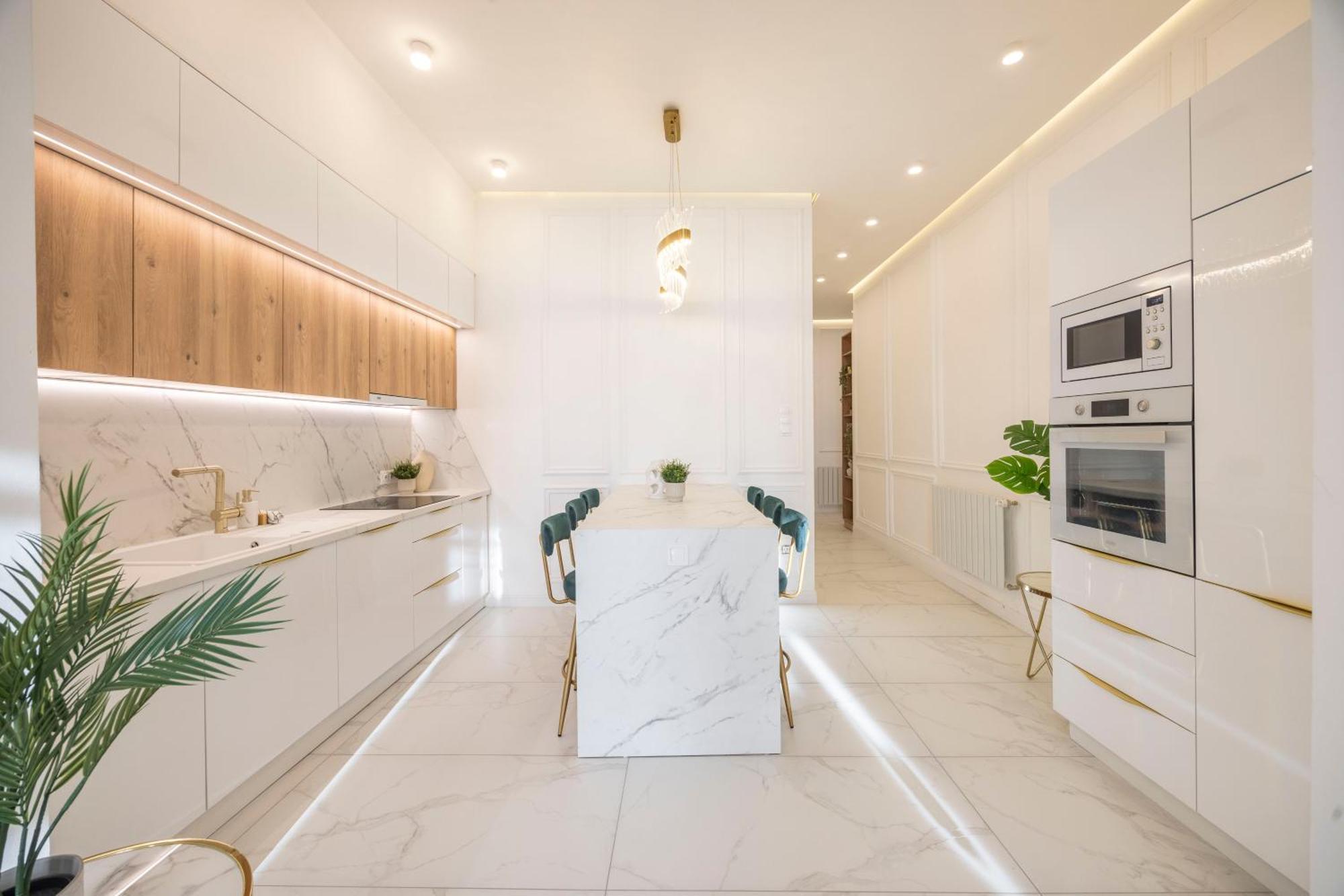Luxurious Charming E47 Center By Prestige Homes