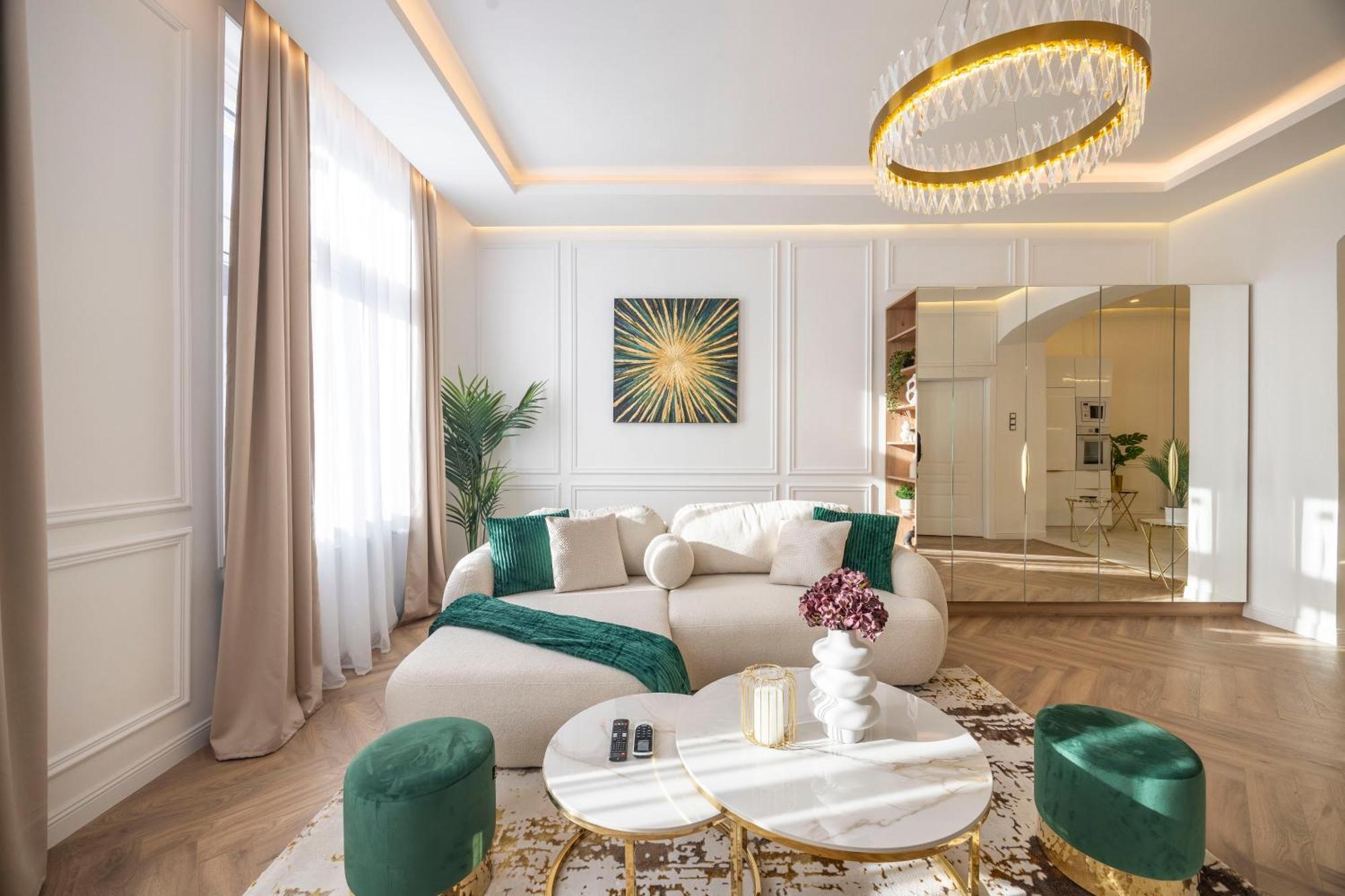 Luxurious Charming E47 Center By Prestige Homes *