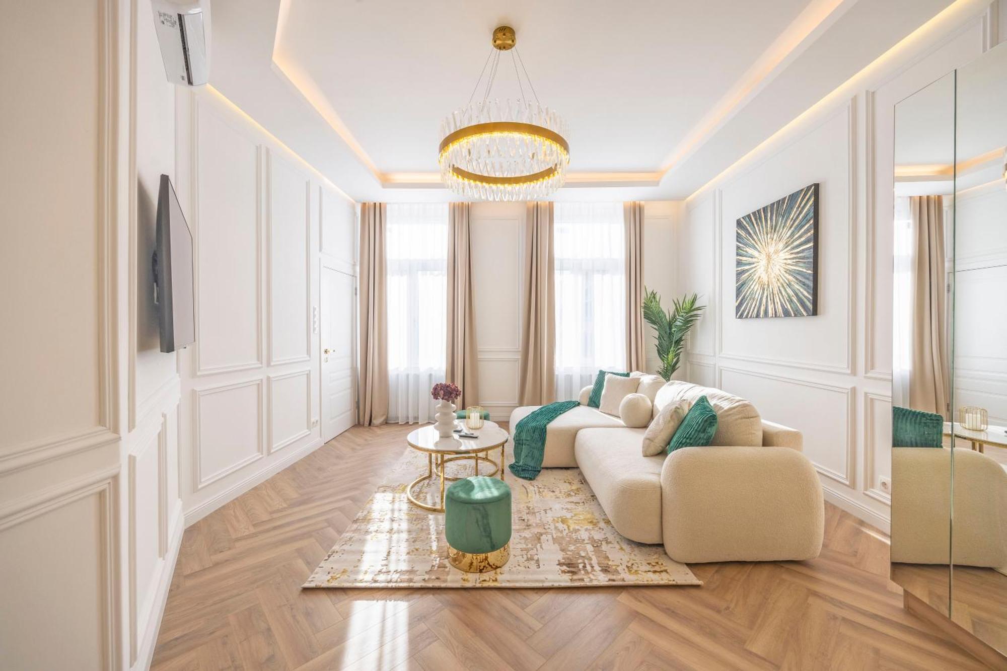 Luxurious Charming E47 Center By Prestige Homes *